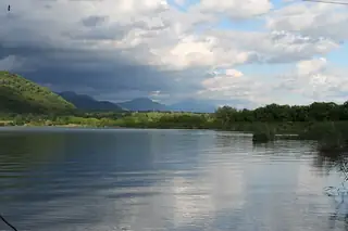 A green mountain escape with Nohur Lake, Tufandag cable cars and forest waterfalls.
