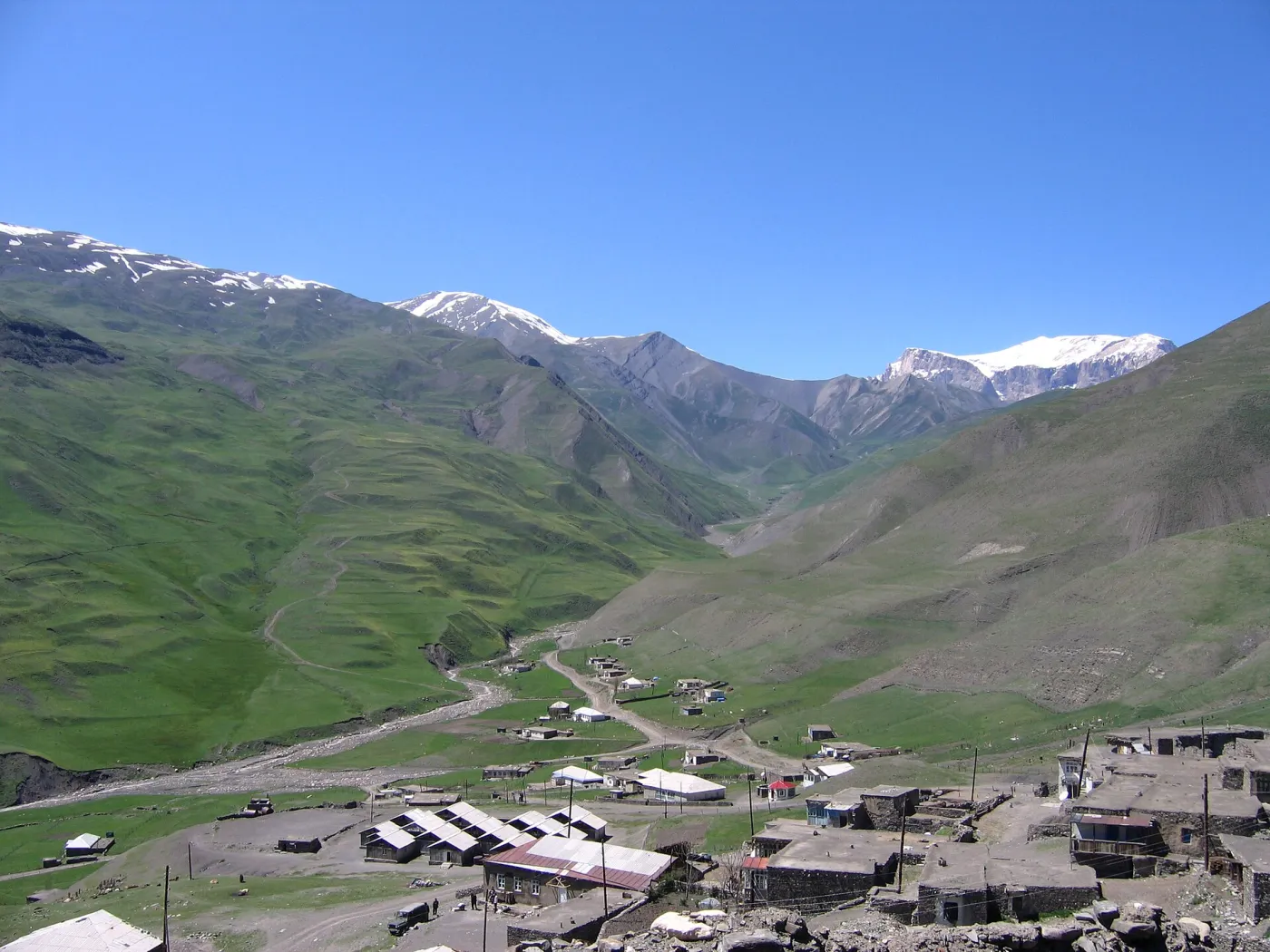 Şimal bölgəsinin meşələri, dağ havası və fərqli mədəni mənzərəsi.